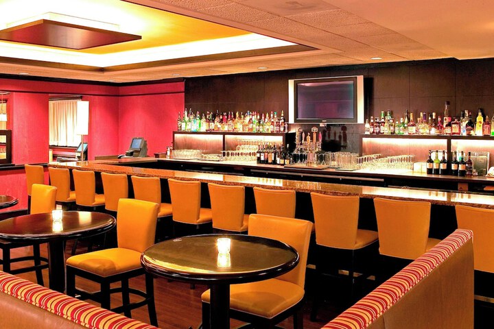 Lounge 40 of 47