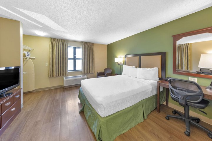 Room 15 of 24