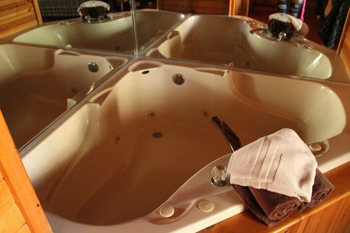 Hot Tub 326 of 374