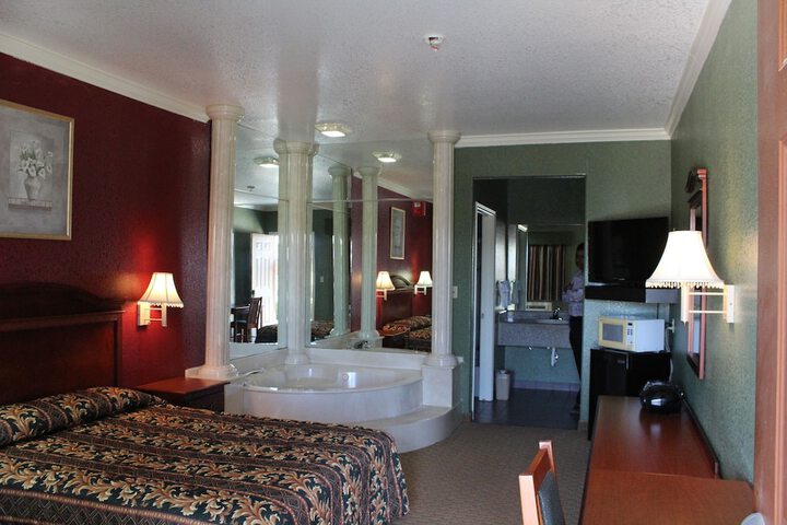 Room 22 of 33
