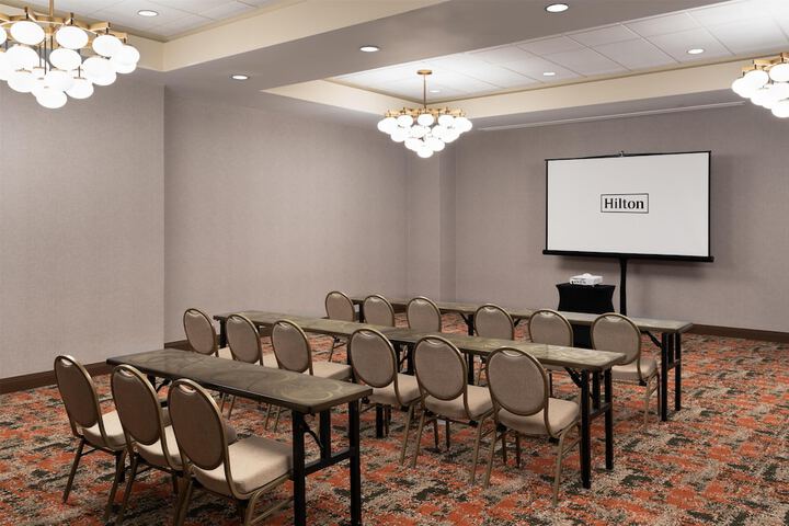 Embassy Suites by Hilton Charleston Airport Convention Ctr