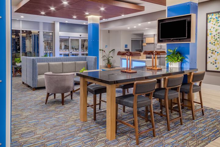 Holiday Inn Express & Suites Rice Lake by IHG
