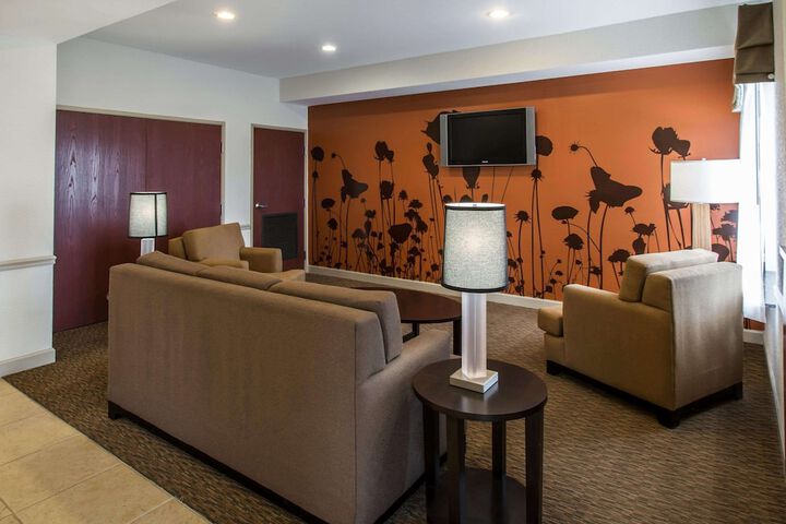 Hotel Interior 8 of 28