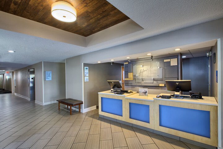 Hotel 2 of 73