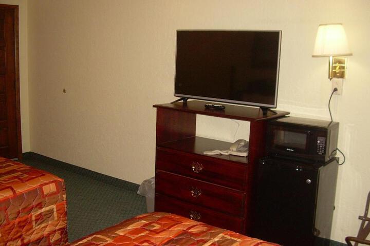 83 motel