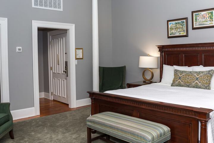 Room 40 of 65