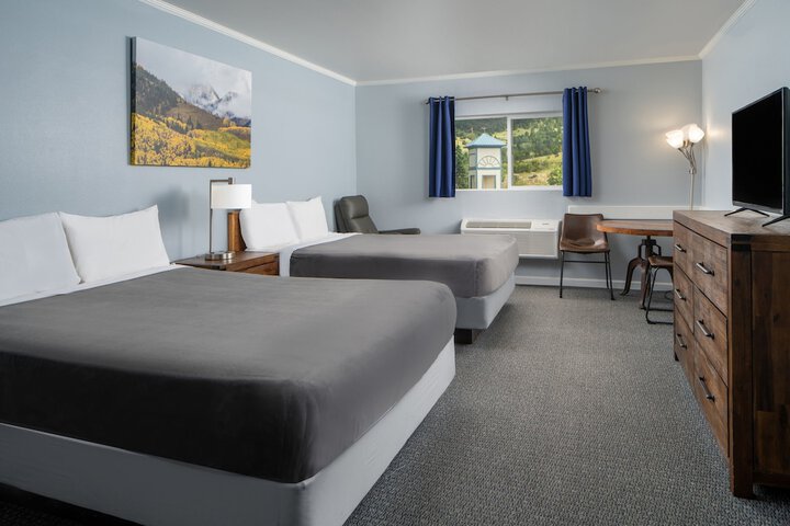 Room 11 of 33