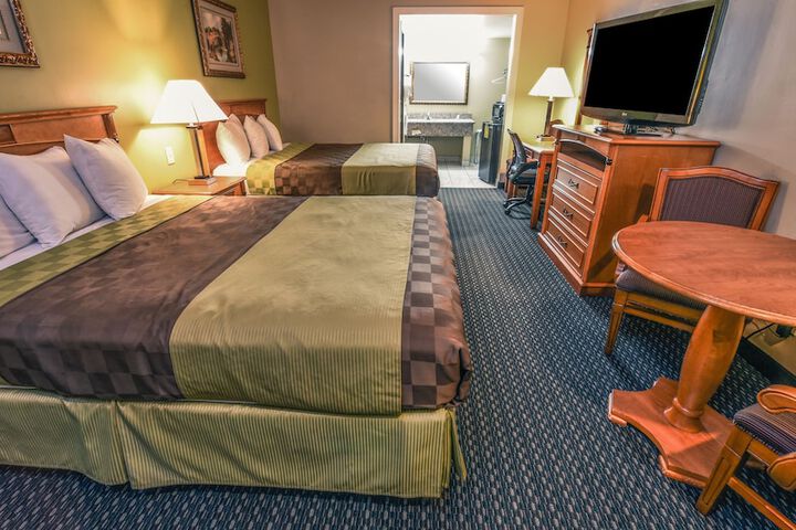 Room 18 of 28
