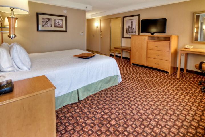 Room 12 of 32