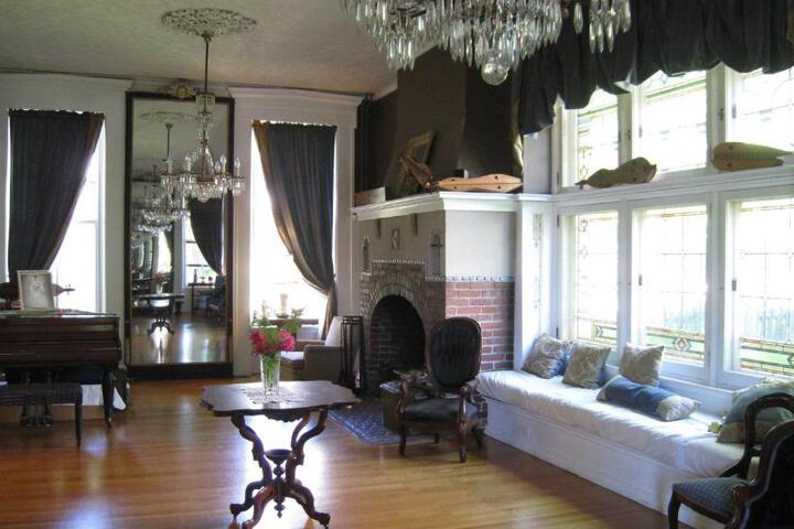 Allegheny Street Bed & Breakfast