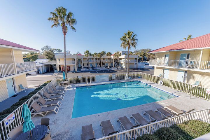 Dunes Inn & Suites
