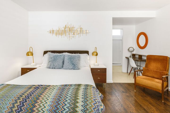 Room 115 of 138