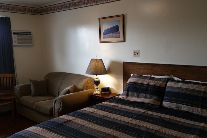 Room 16 of 38