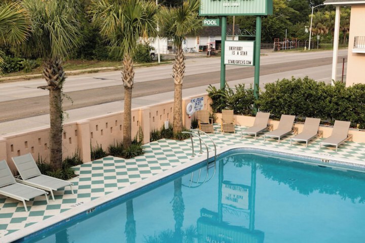 Pool 11 of 48