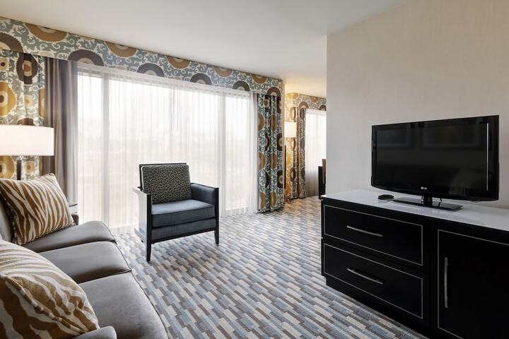 Holiday Inn Express Hotel & Suites Warwick-Providence (Arpt) by IHG