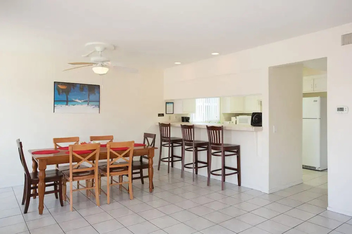 3612 Seashore Drive Abru 4 Bedroom Duplex
