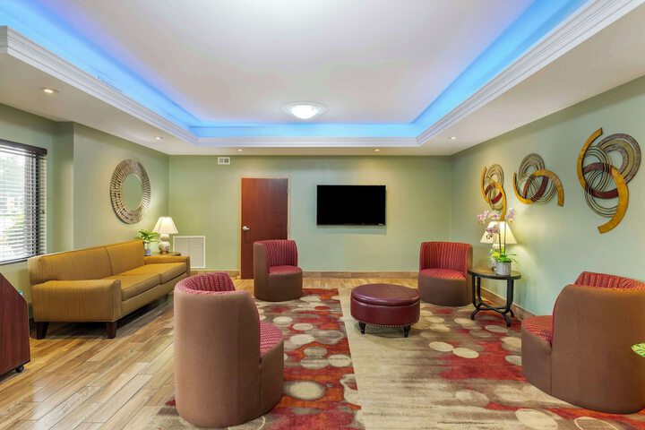 Hotel Interior 6 of 31