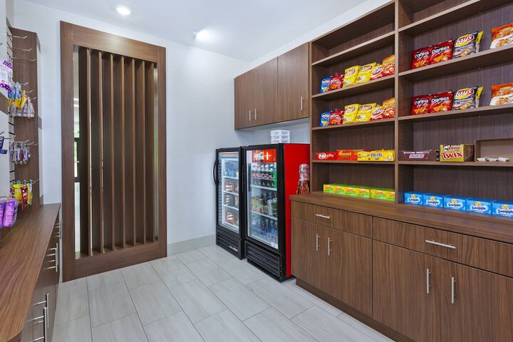 Holiday Inn Express & Suites Painesville - Concord by IHG