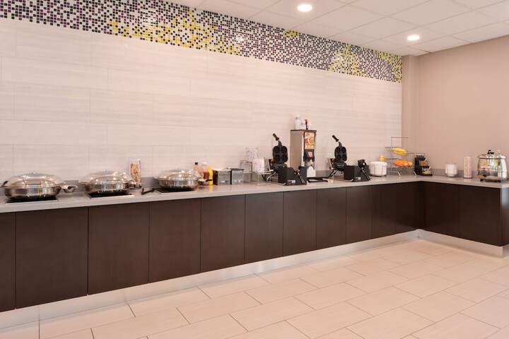 Breakfast/Coffee Service 62 of 86