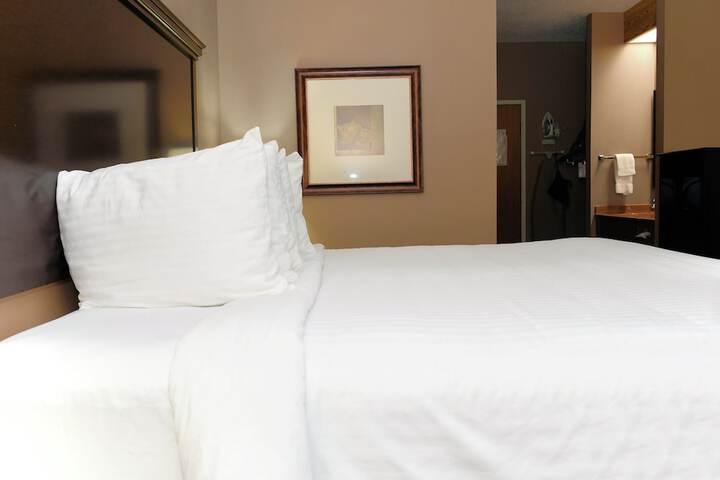 Room 17 of 118