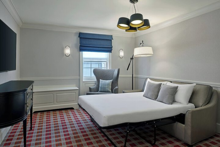 Room 17 of 47