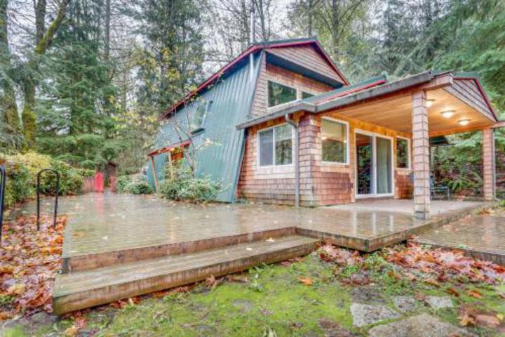 Red Stone Cabin