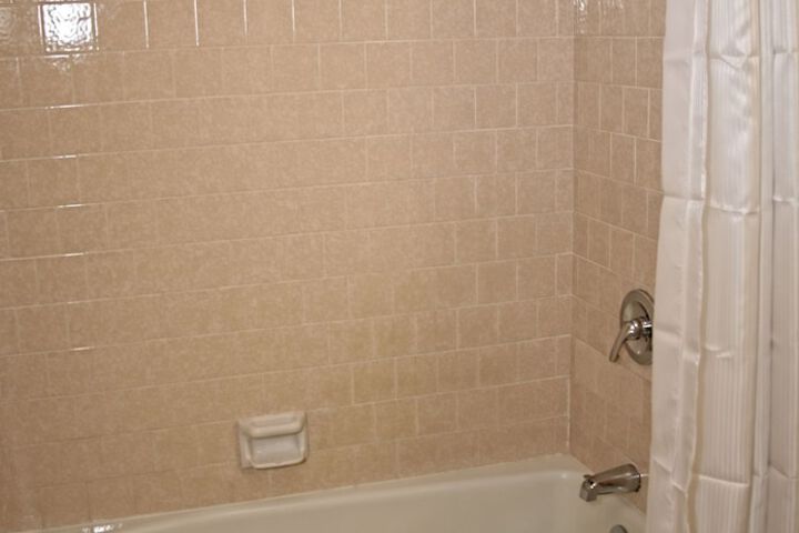 Room 14 of 25