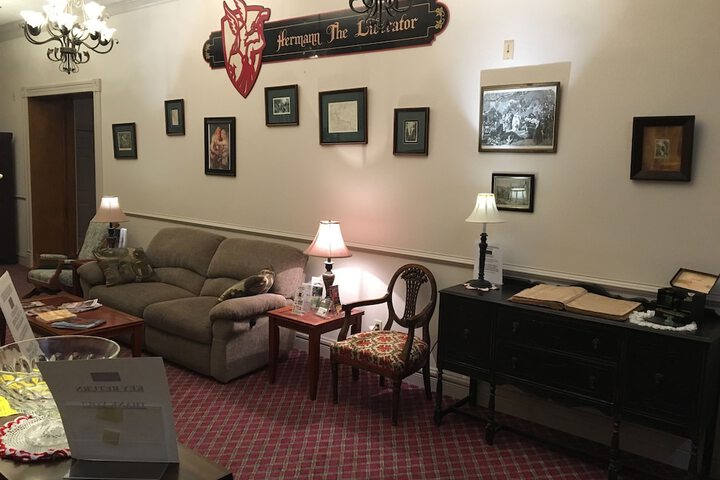 Hermann Crown Suites