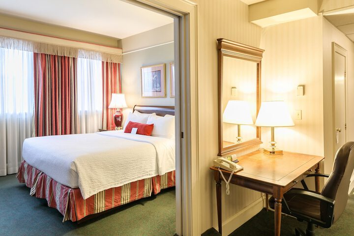 Room 33 of 62