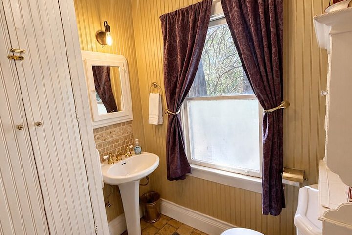 Glen Morey Country House B & B Inn