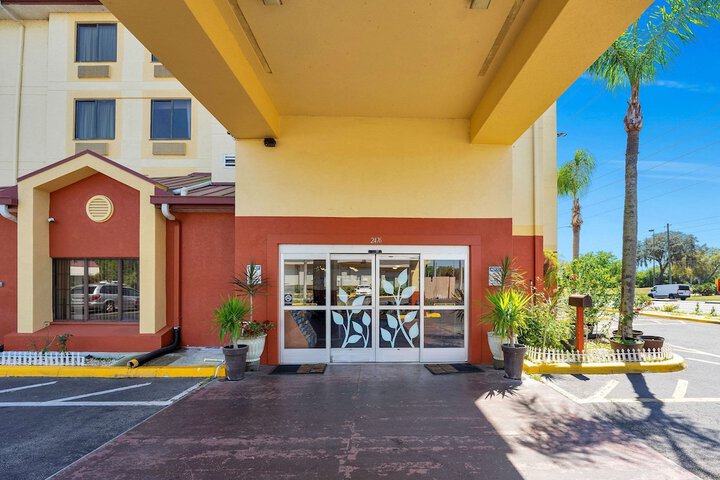 Hotel 6 of 25