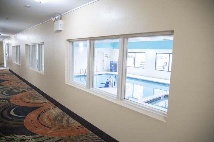 Howard Johnson Hotel & Suites by Wyndham Allentown / Dorney