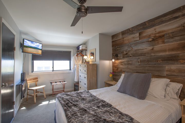 Room 43 of 64