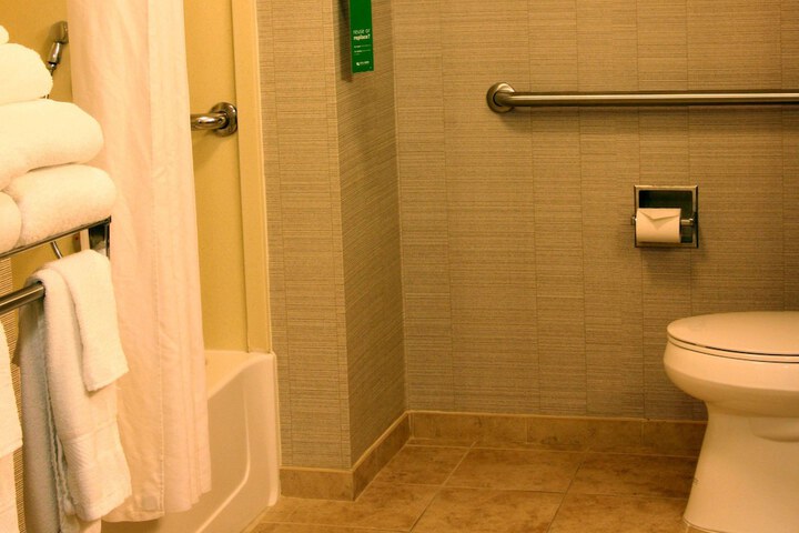 Room 10 of 39