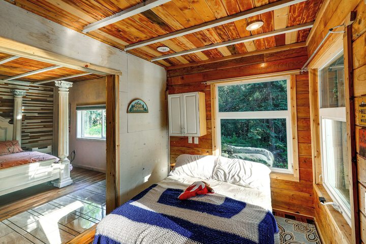 Delta Junction Rental w / Shared Pool & Hot Tub!