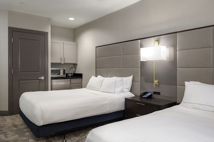 Hilton Promenade at Branson Landing