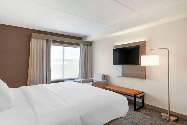 Comfort Inn & Suites Watertown - 1000 Islands