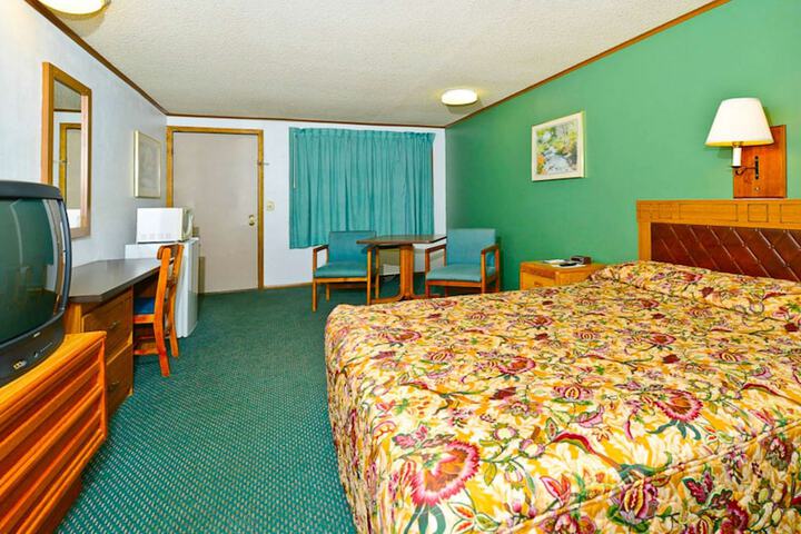 Room 28 of 28