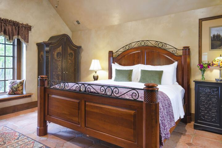 Hillbrook Inn