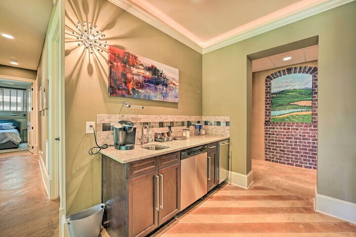 Upscale Family Home w / Dock on Lake Hartwell!