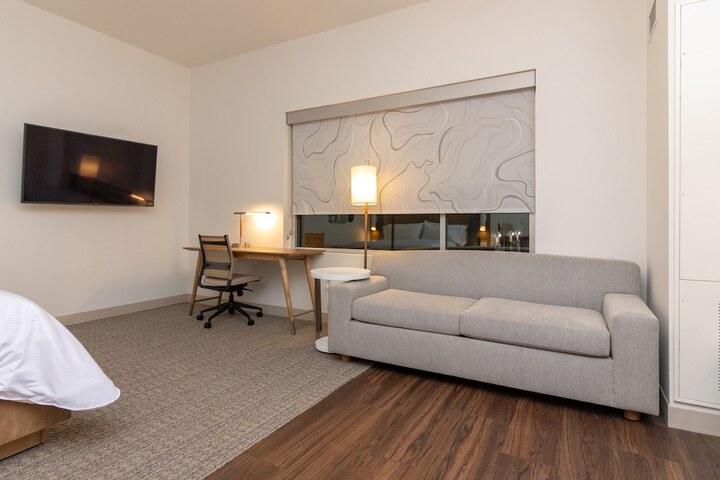 Room 42 of 56