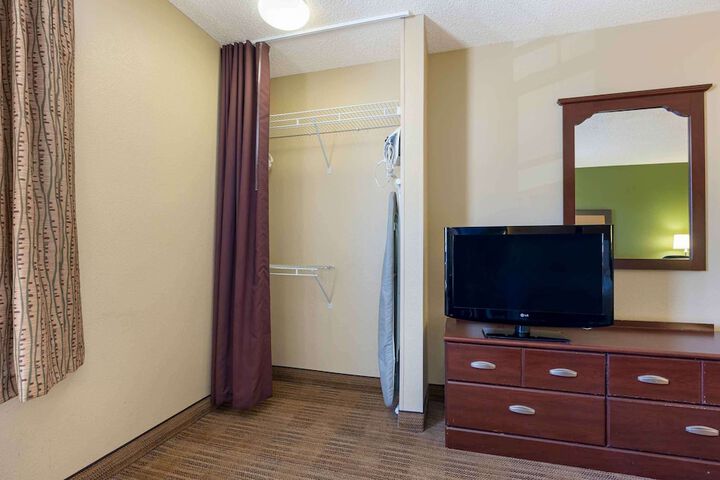 Room 30 of 33