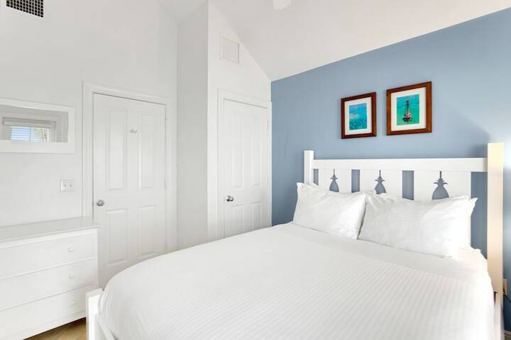 Tranquility Bay Beachfront Hotel and Resort