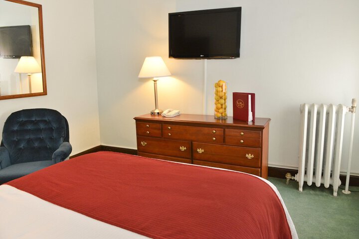 Room 28 of 43