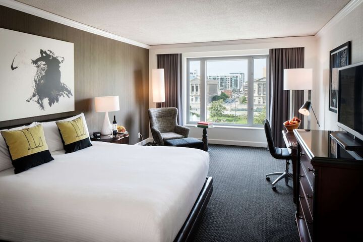 The Logan Philadelphia Curio Collection by Hilton