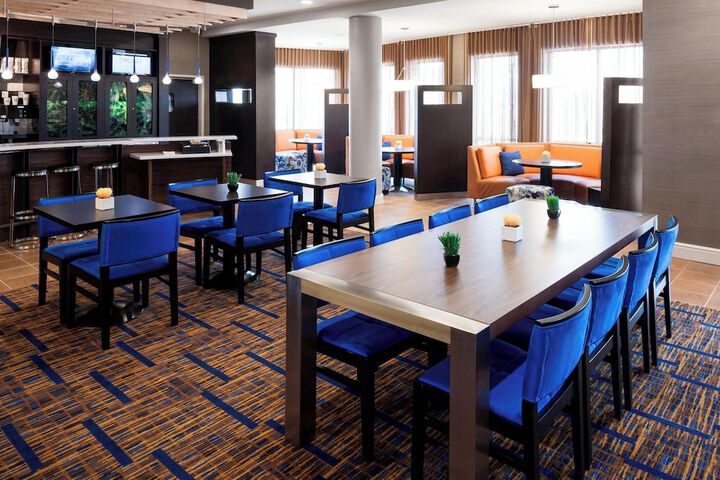 Courtyard by Marriott Houston North / Shenandoah