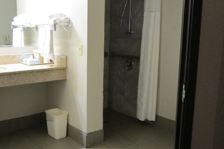Room 60 of 76