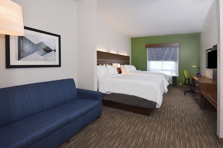 Room 13 of 38