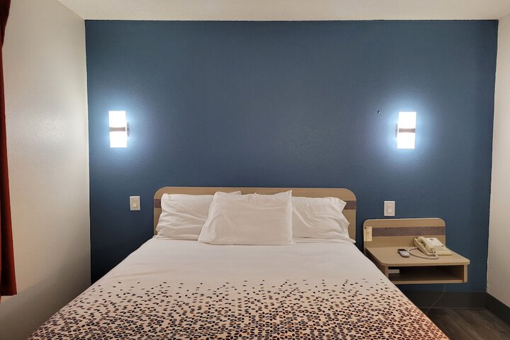 Modern Stay 39 Lakeview by OYO Minonk Garden