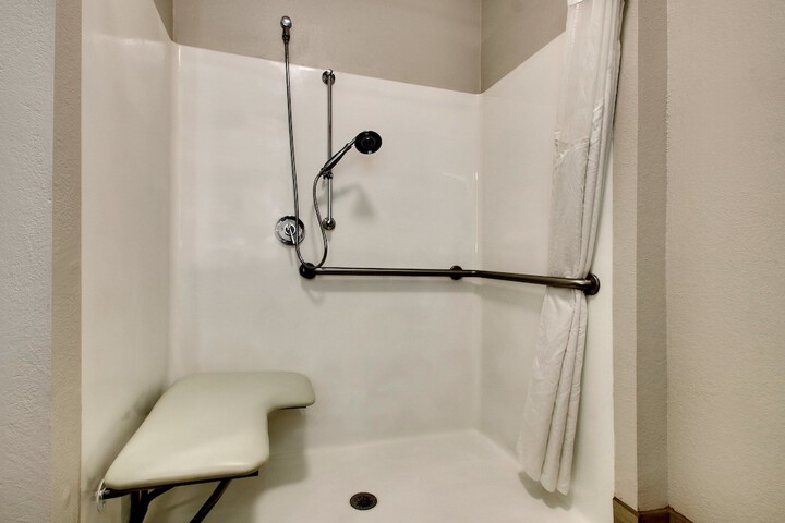 Holiday Inn Express & Suites Laurel by IHG